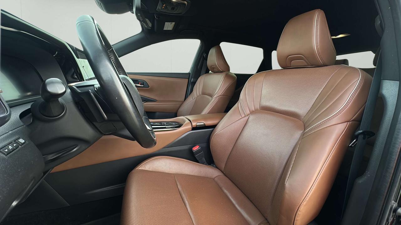 2025 Toyota Crown LIMITED Photo