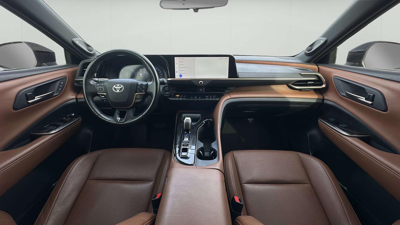 2025 Toyota Crown LIMITED Photo