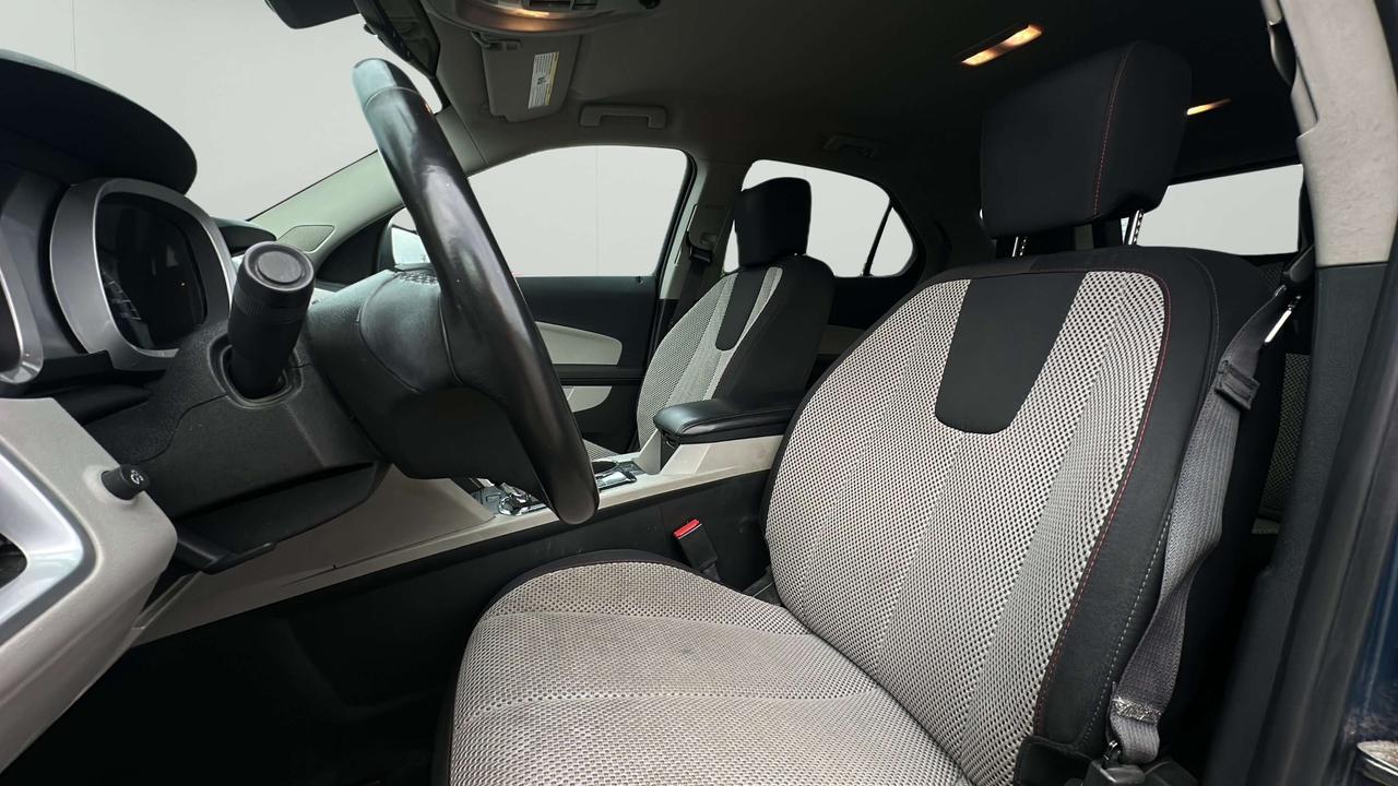 2017 Chevrolet Equinox LT Photo