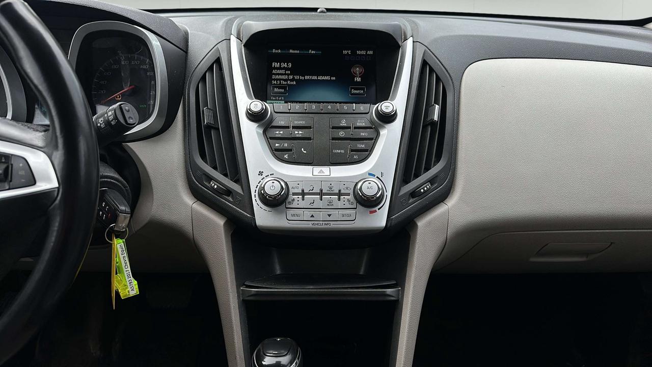 2017 Chevrolet Equinox LT Photo