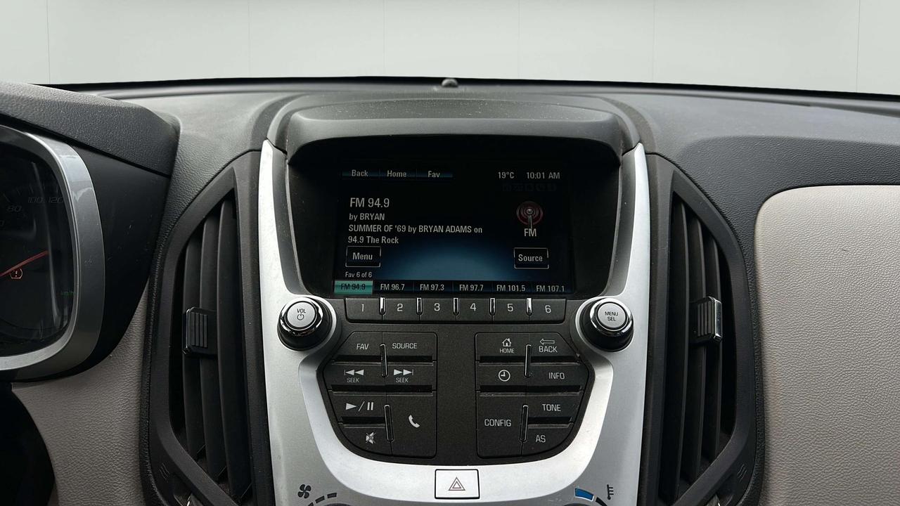 2017 Chevrolet Equinox LT Photo