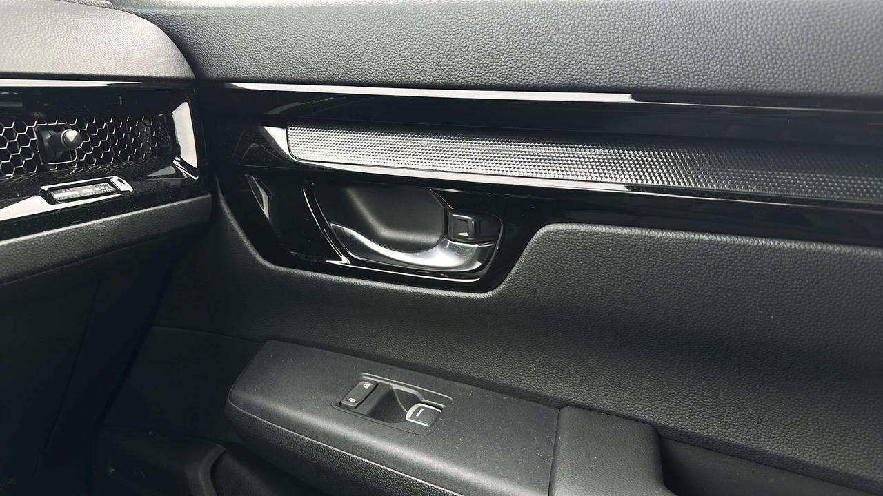 2025 Honda CR-V Touring Photo