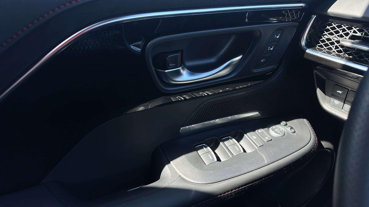 2026 Acura ADX Platinum Elite A-Spec Photo