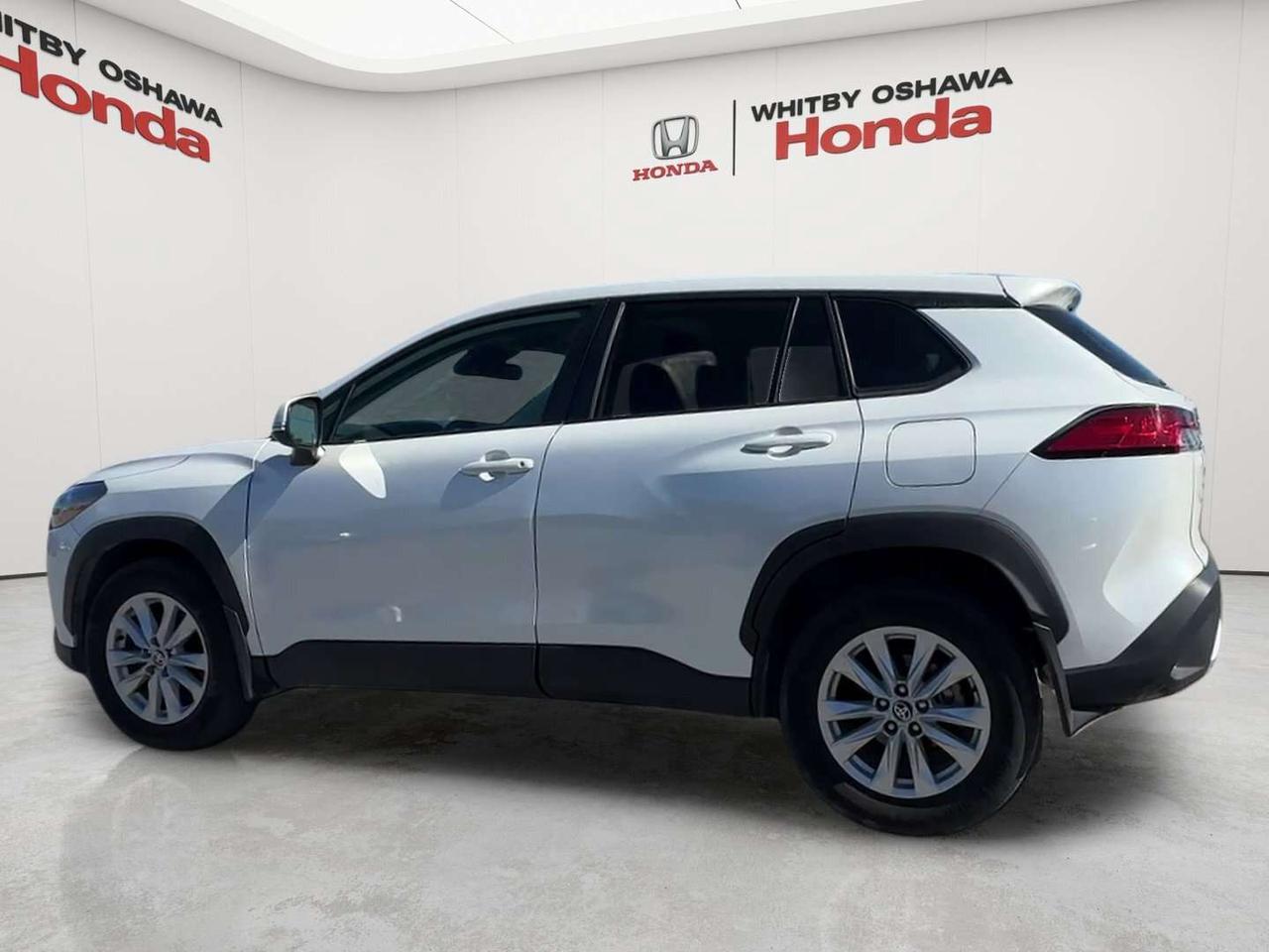 2024 Toyota Corolla Cross LE Photo
