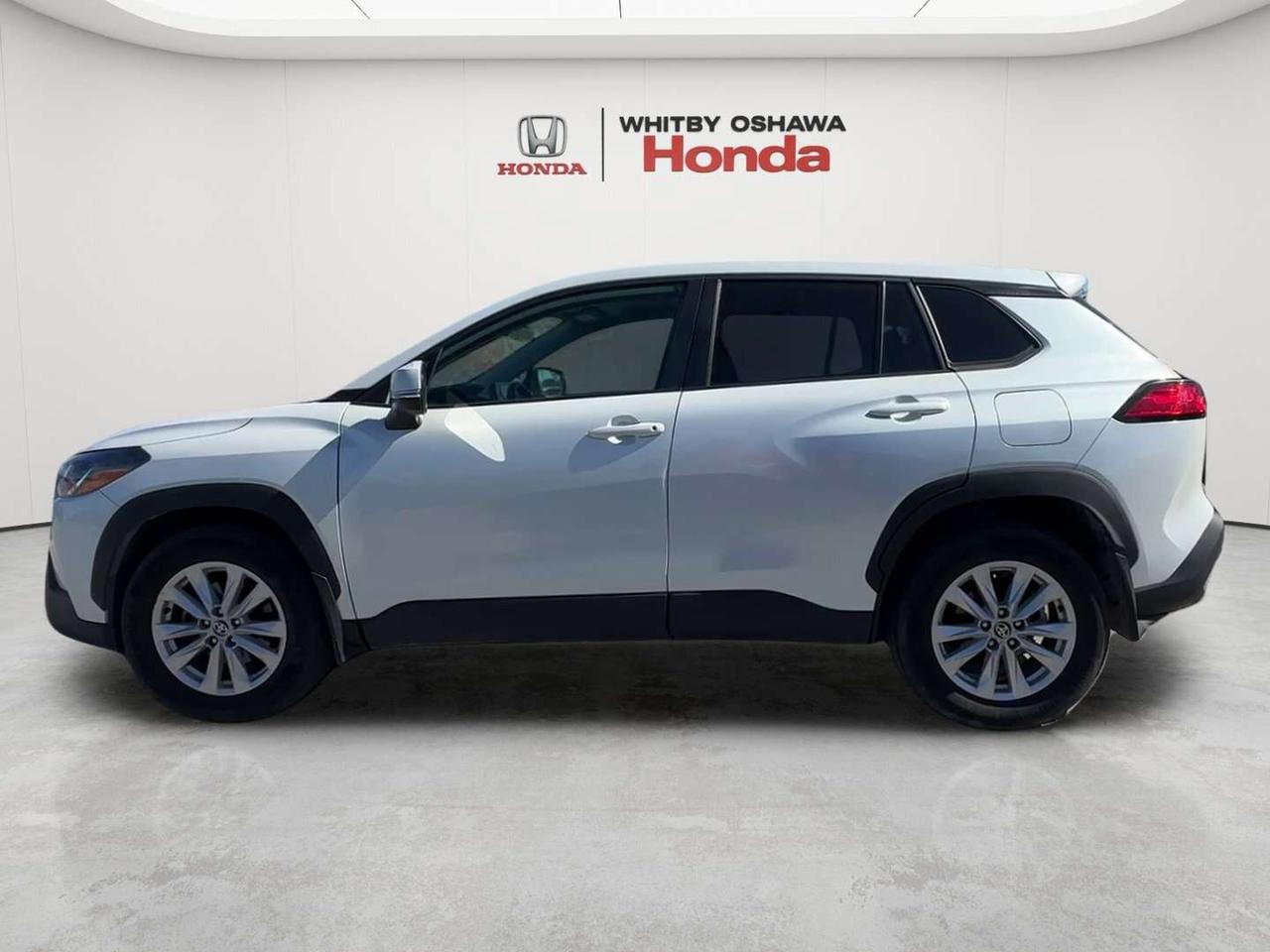 2024 Toyota Corolla Cross LE Photo