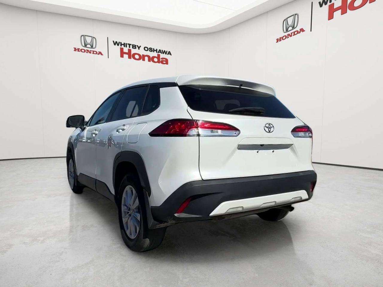2024 Toyota Corolla Cross LE Photo