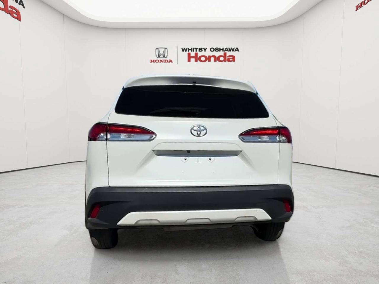 2024 Toyota Corolla Cross LE Photo
