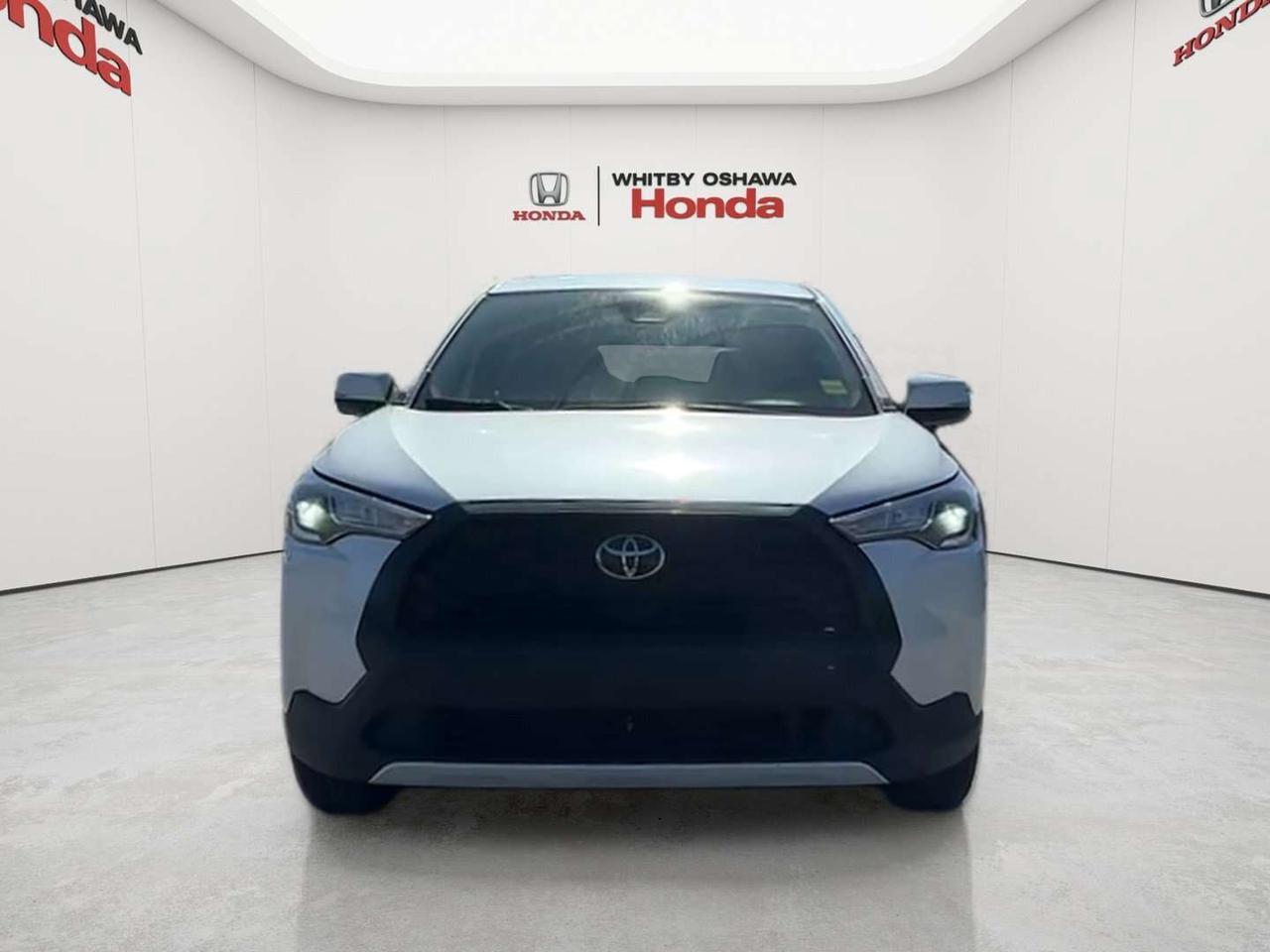 2024 Toyota Corolla Cross LE Photo