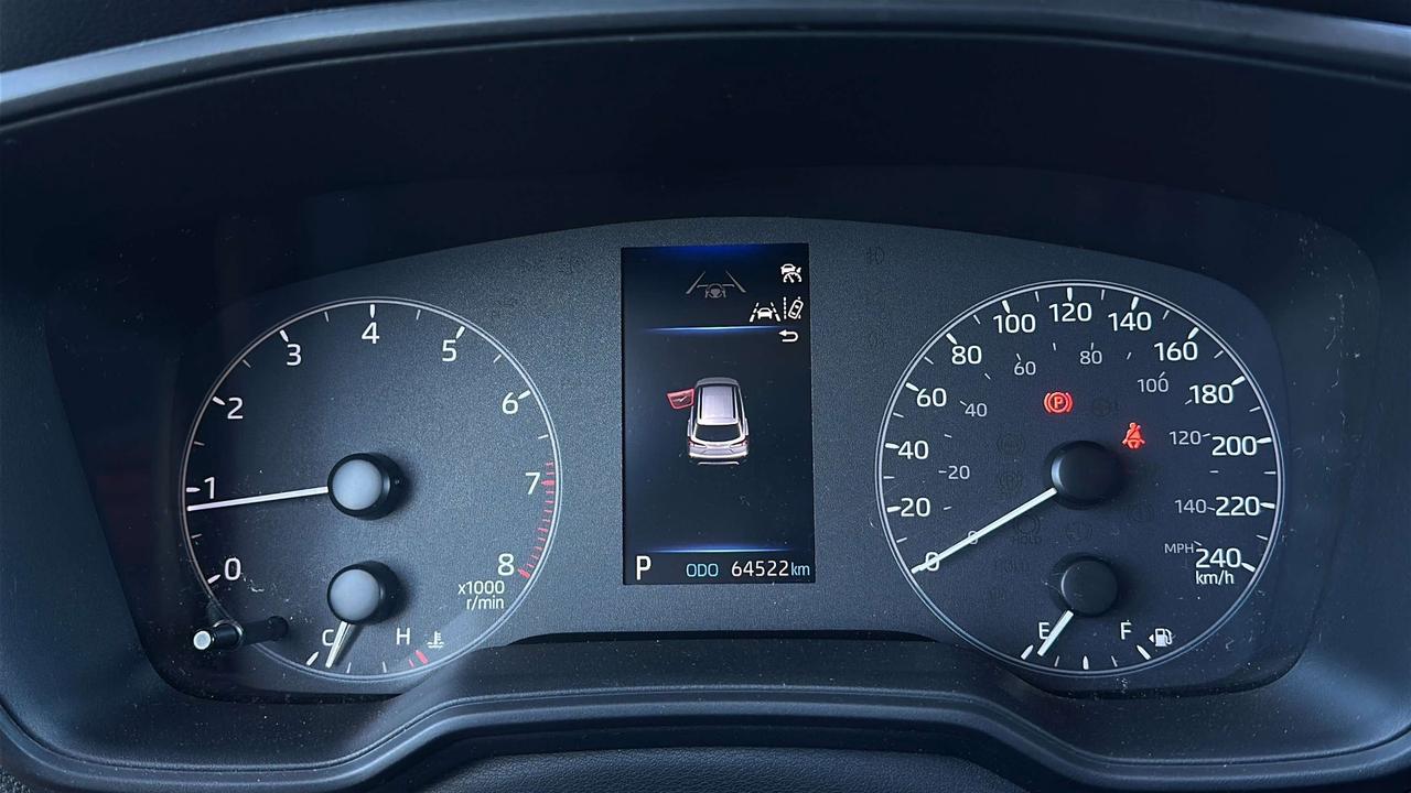 2024 Toyota Corolla Cross LE Photo