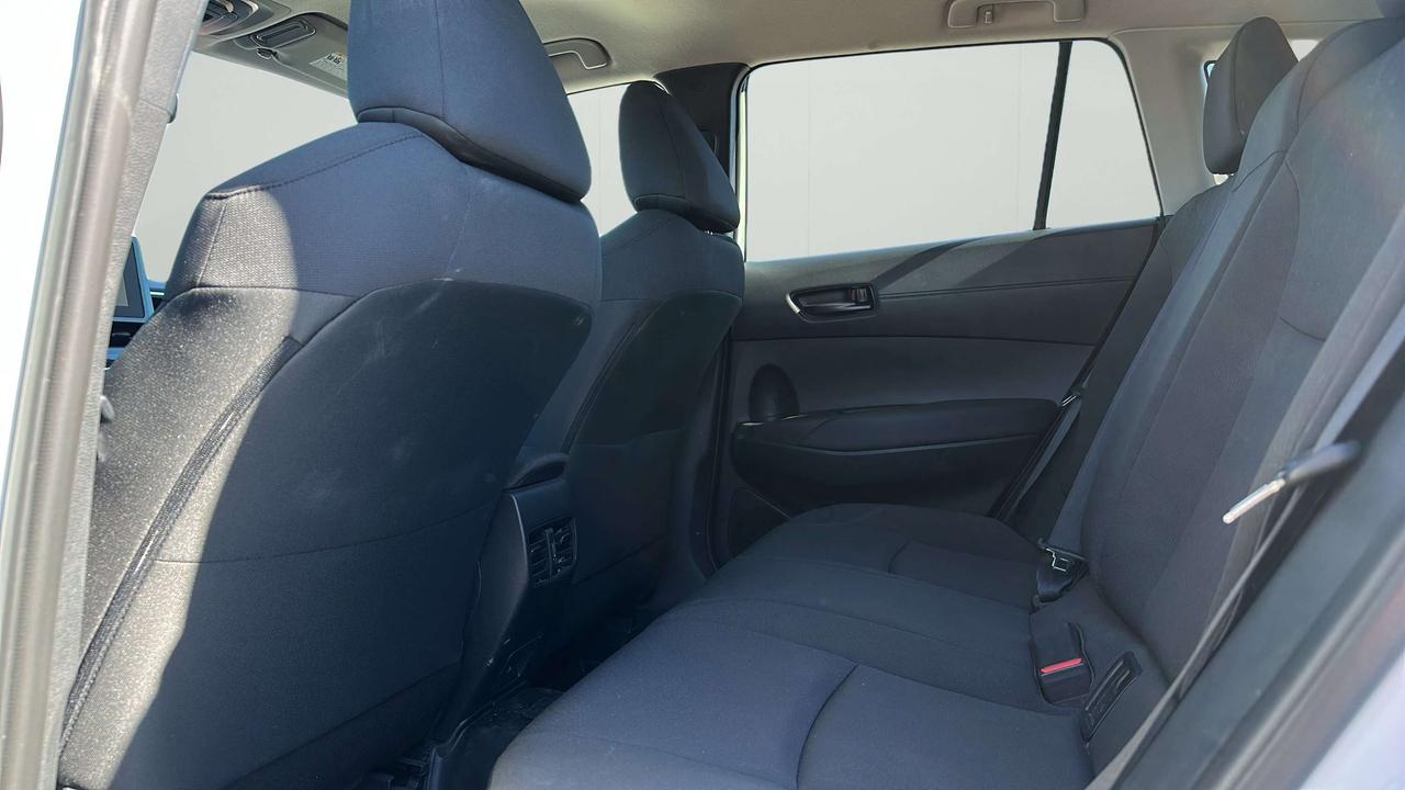2024 Toyota Corolla Cross LE Photo
