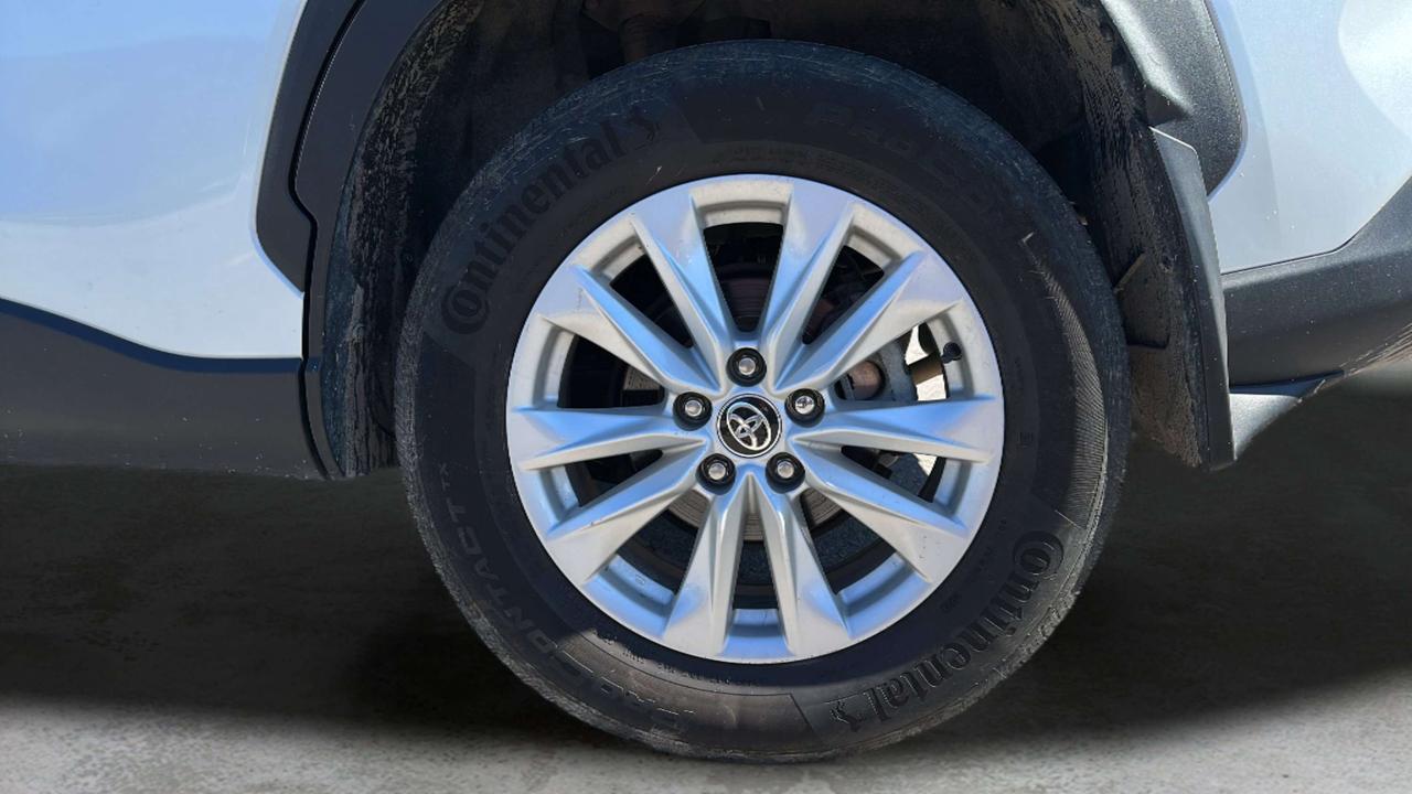 2024 Toyota Corolla Cross LE Photo