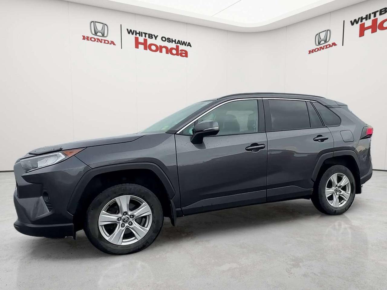 2021 Toyota RAV4 XLE Photo1