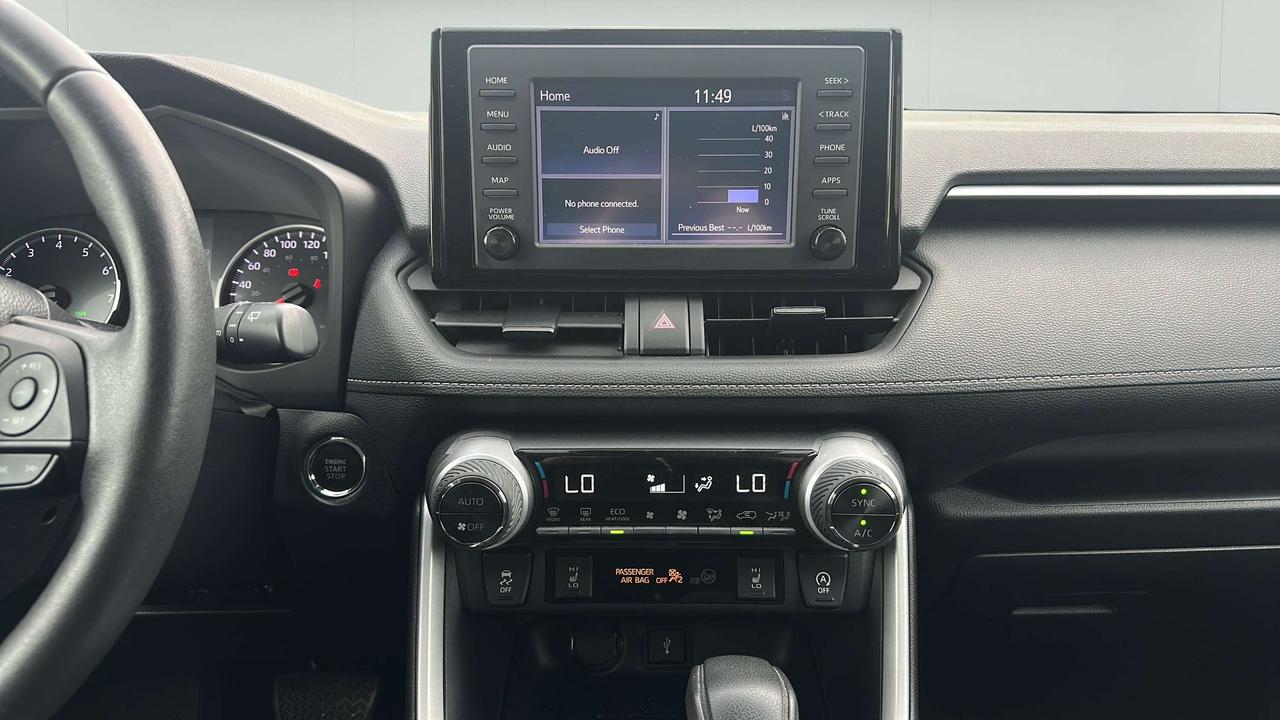 2021 Toyota RAV4 XLE Photo