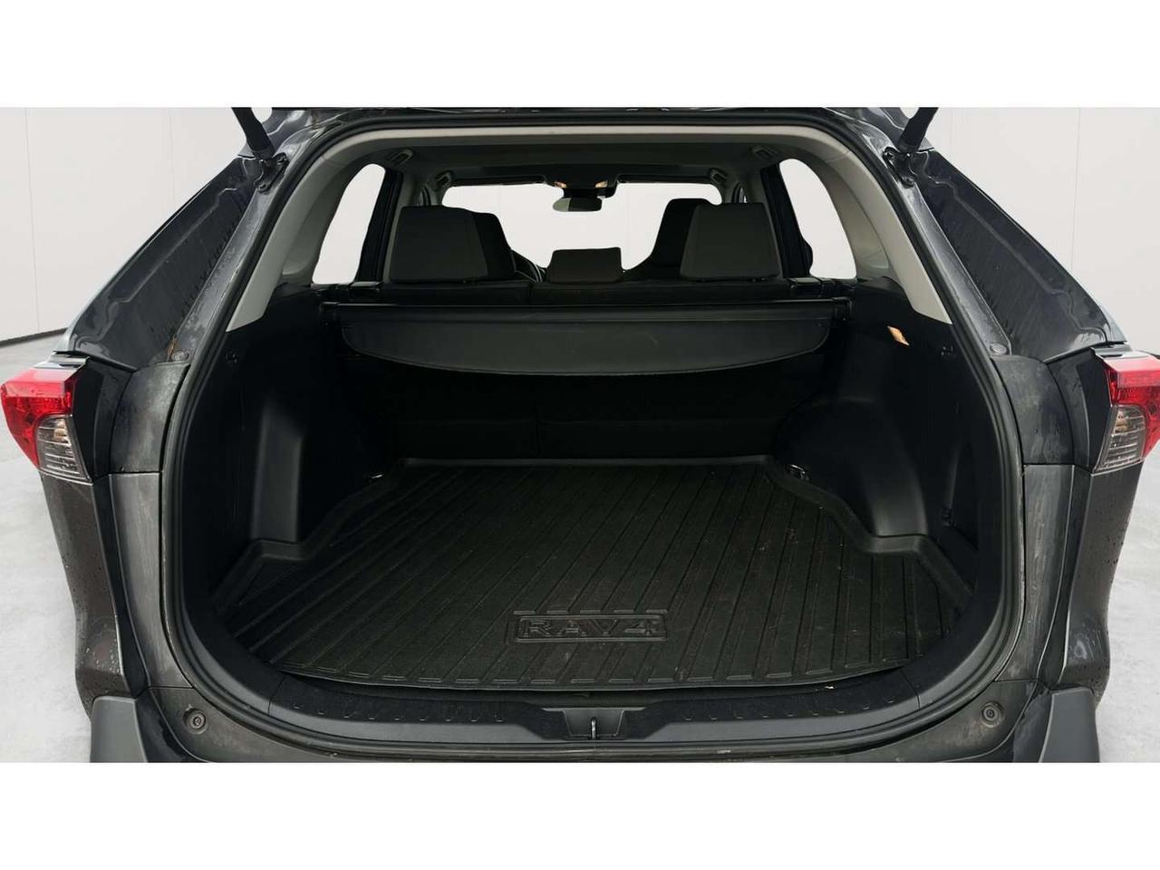 2021 Toyota RAV4 XLE Photo