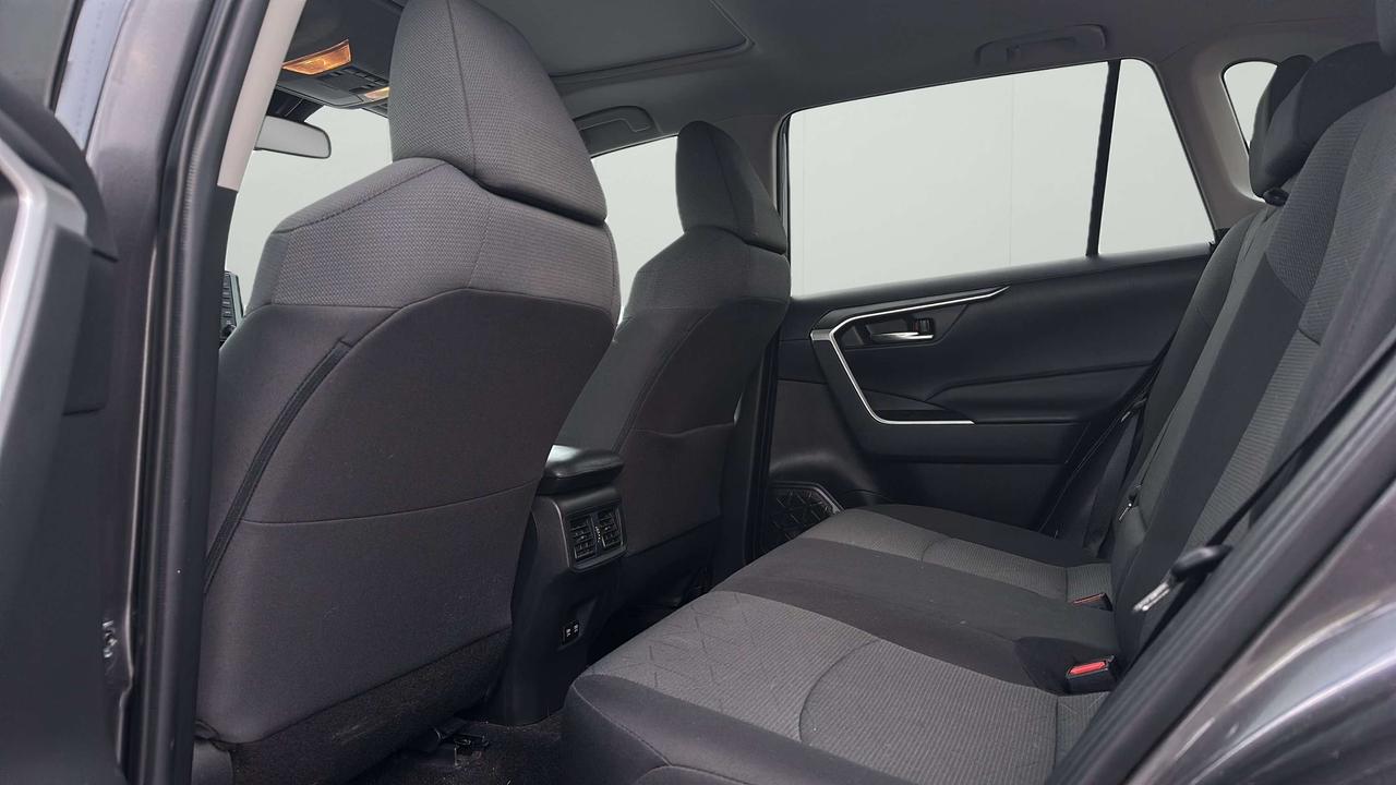 2021 Toyota RAV4 XLE Photo