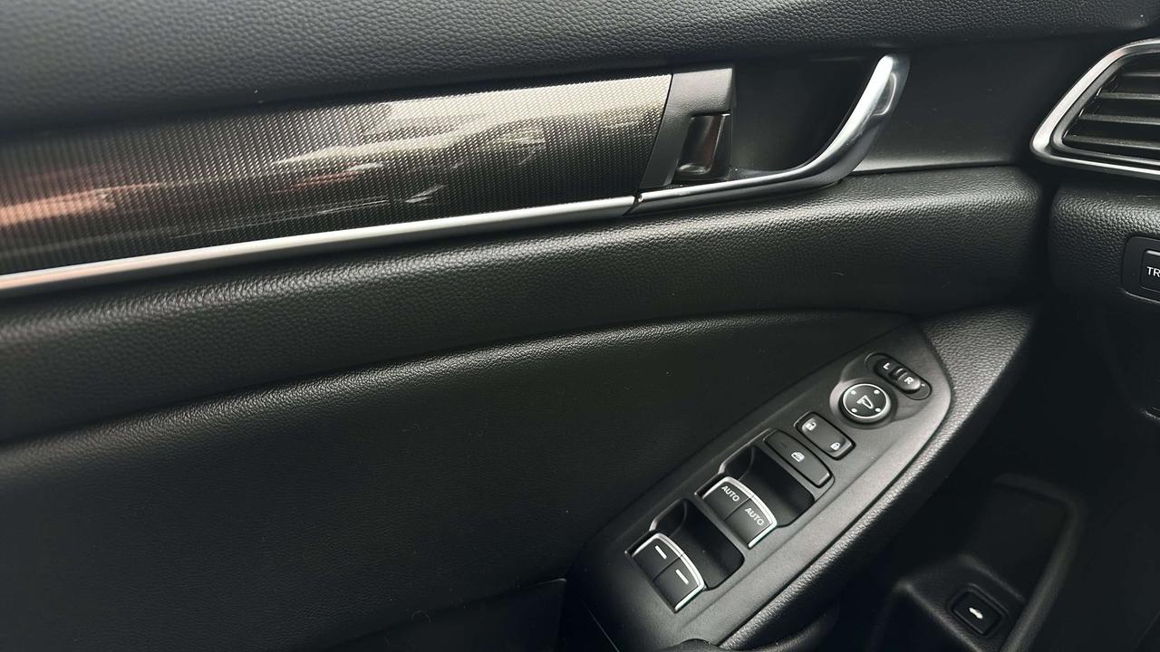 2021 Honda Accord SE Photo