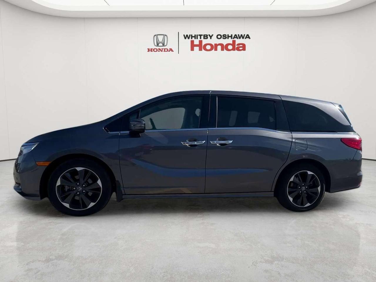 2024 Honda Odyssey Touring Photo2