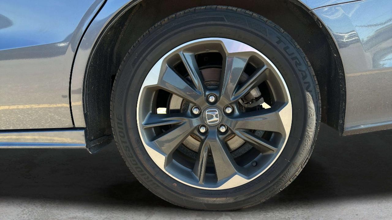 2024 Honda Odyssey Touring Photo