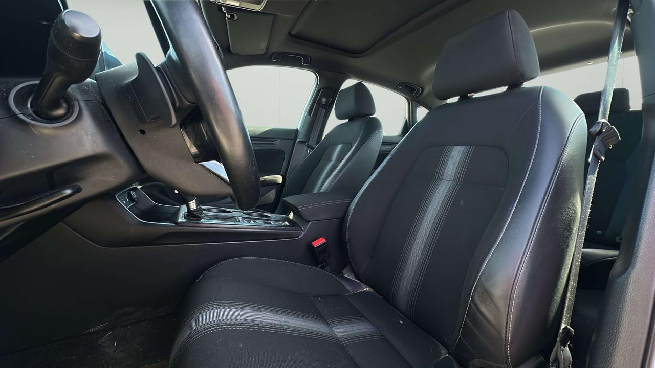 2025 Honda Civic Sport Photo