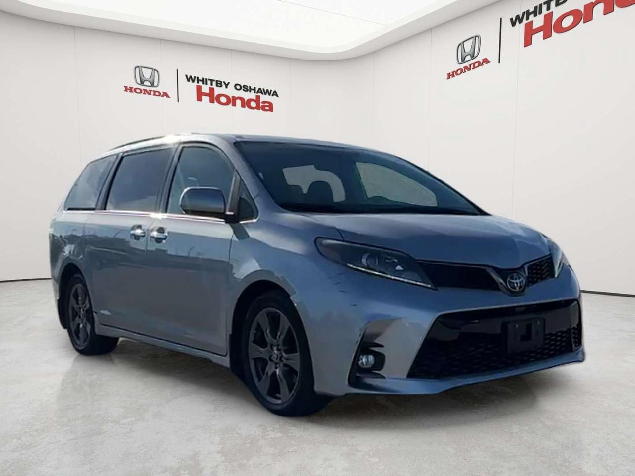 2020 Toyota Sienna SE Photo