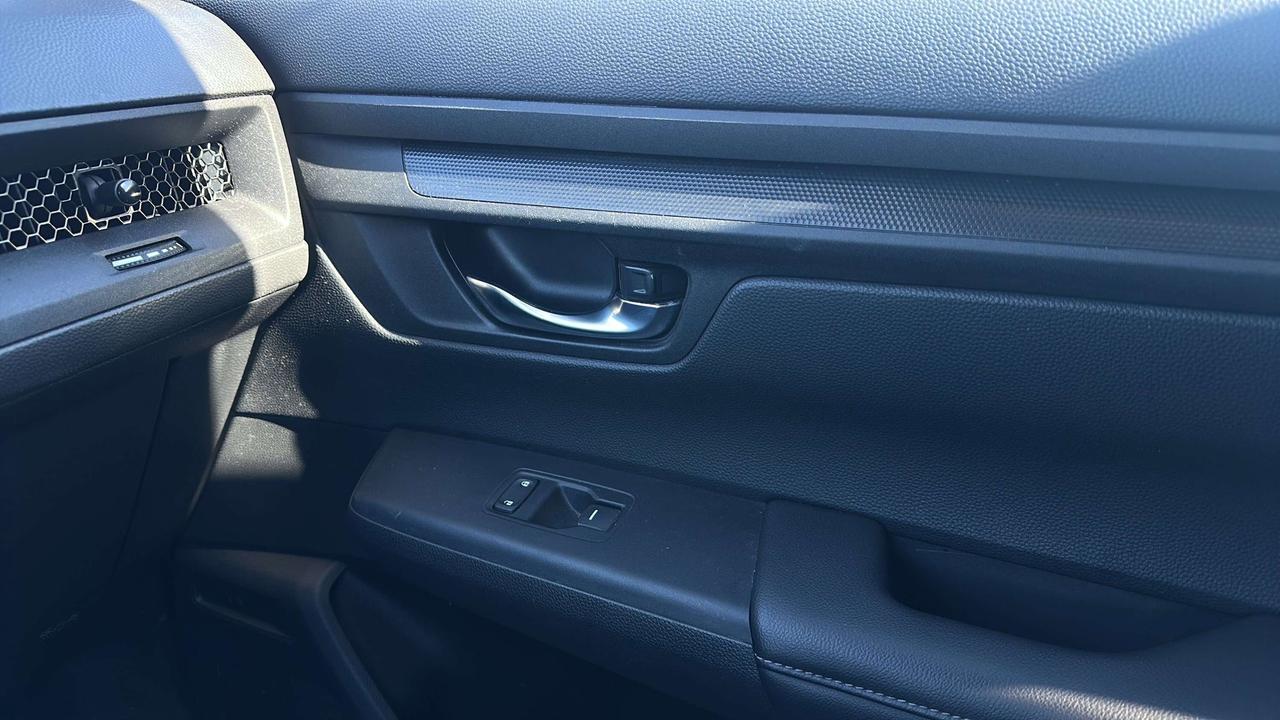 2025 Honda CR-V LX Photo