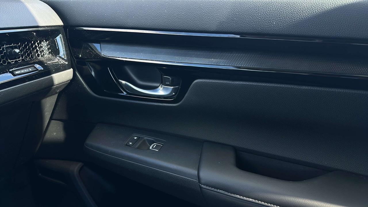 2025 Honda CR-V Sport Photo