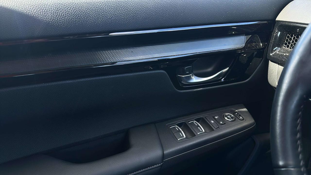 2025 Honda CR-V Sport Photo