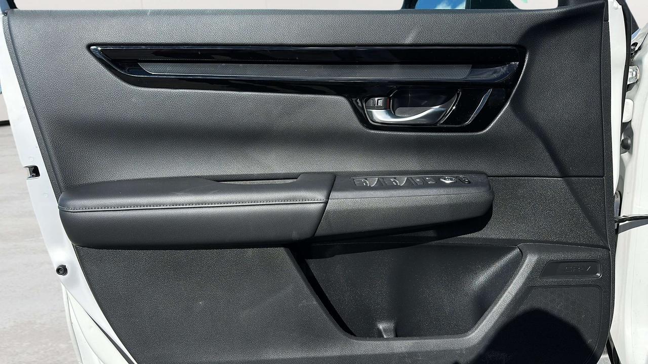 2025 Honda CR-V Sport Photo