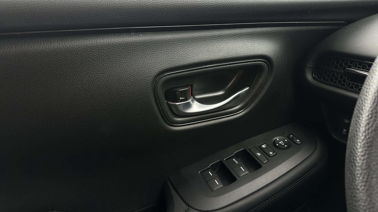 2026 Honda HR-V LX Photo