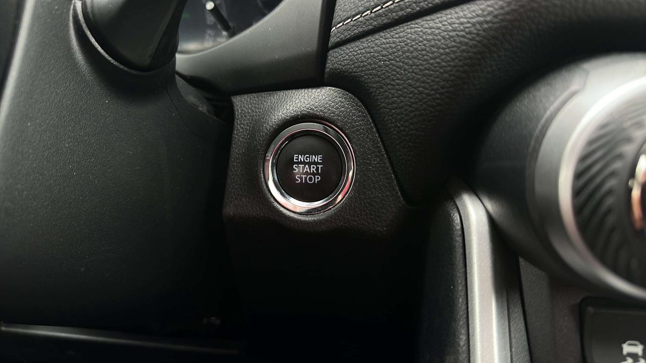 2025 Toyota RAV4 XLE Photo