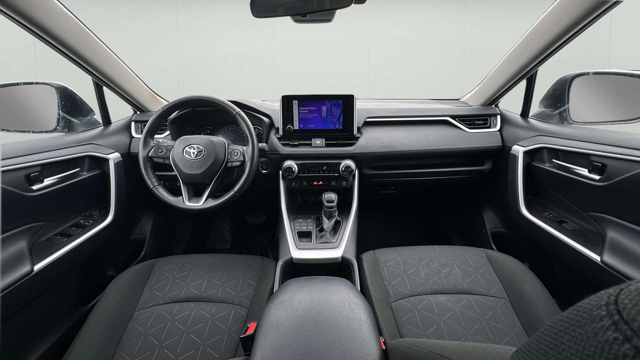2025 Toyota RAV4 XLE Photo