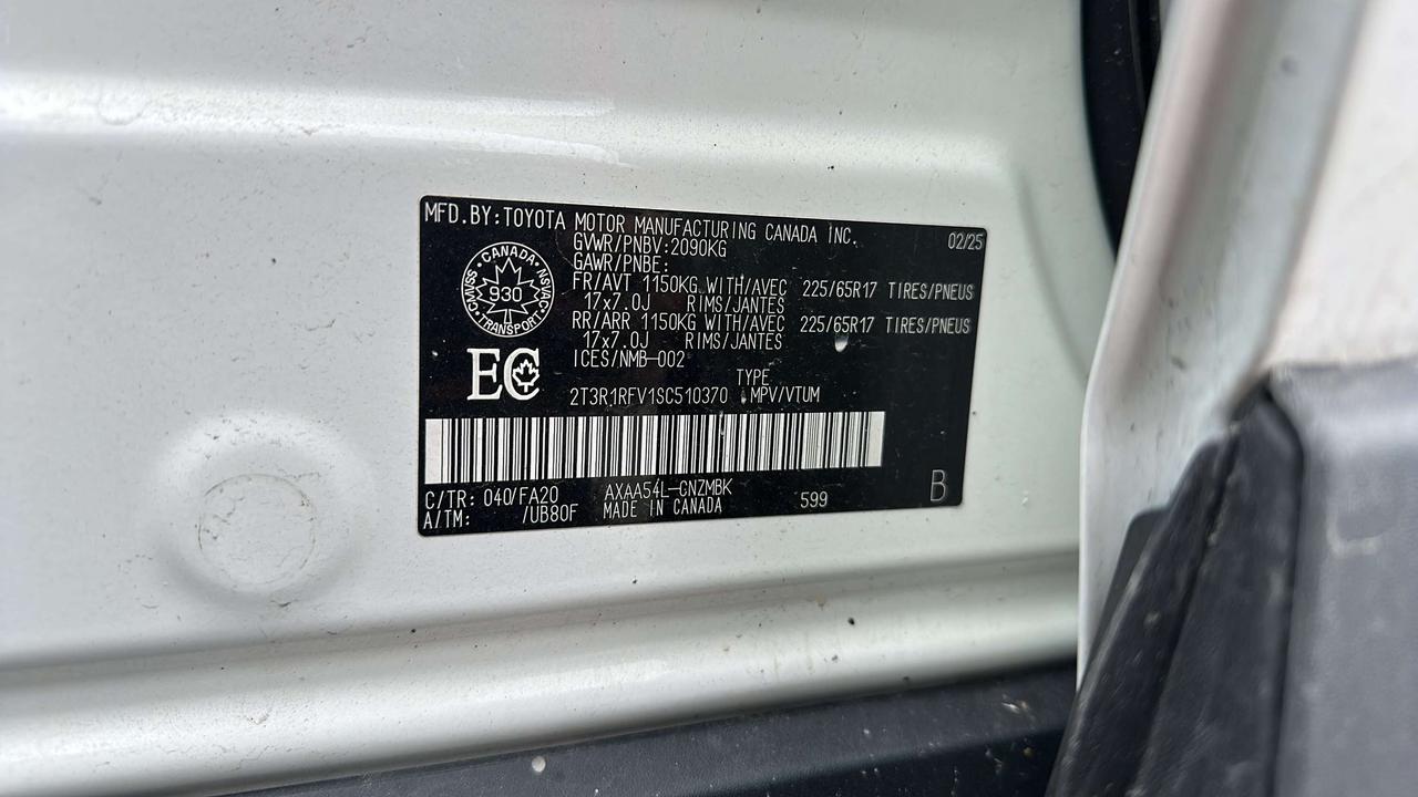 2025 Toyota RAV4 XLE Photo
