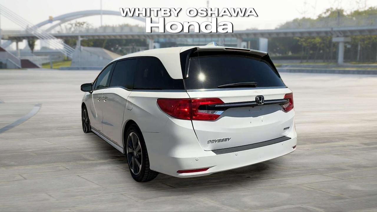 2024 Honda Odyssey Touring Photo4