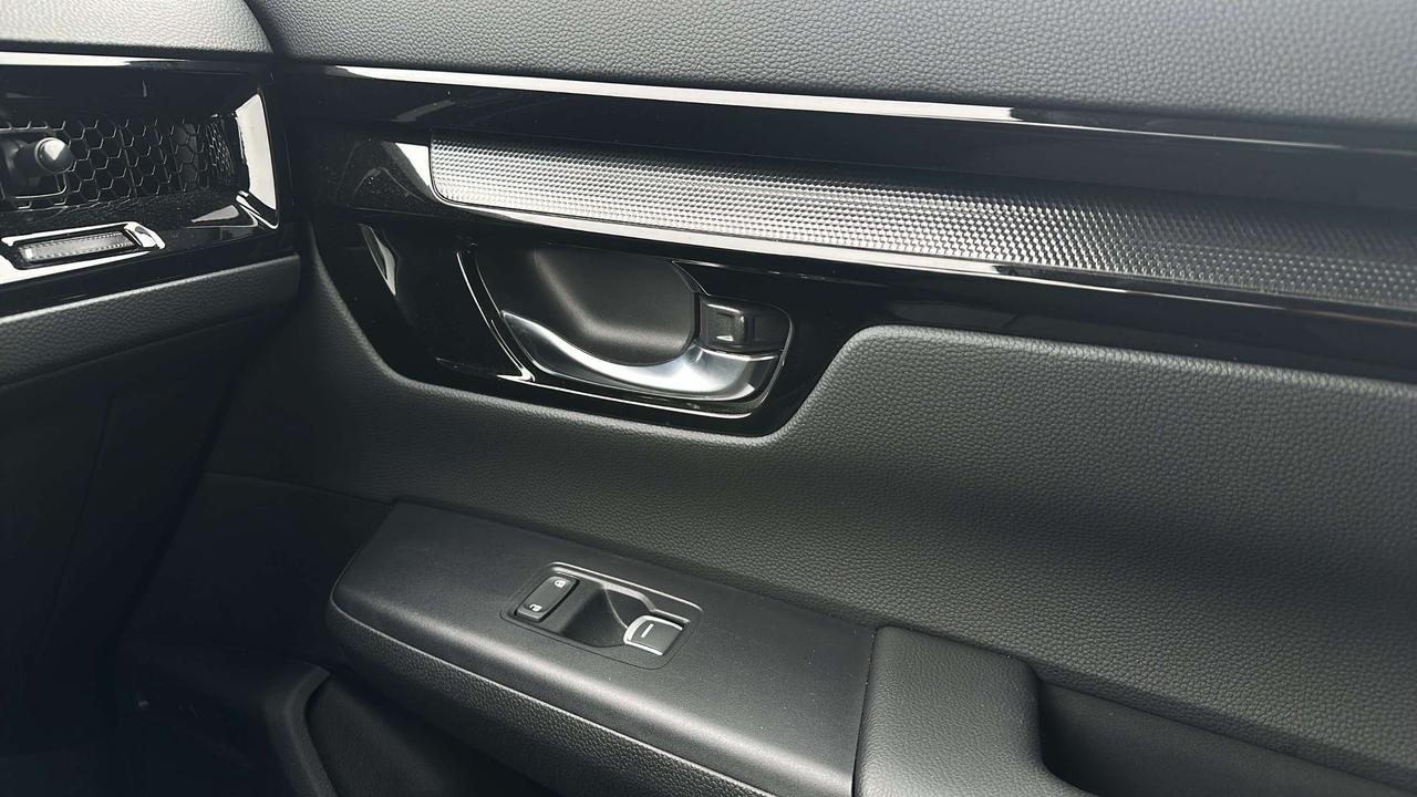 2025 Honda CR-V Sport Photo