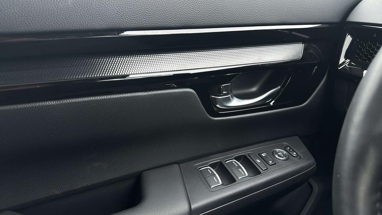 2025 Honda CR-V Sport Photo