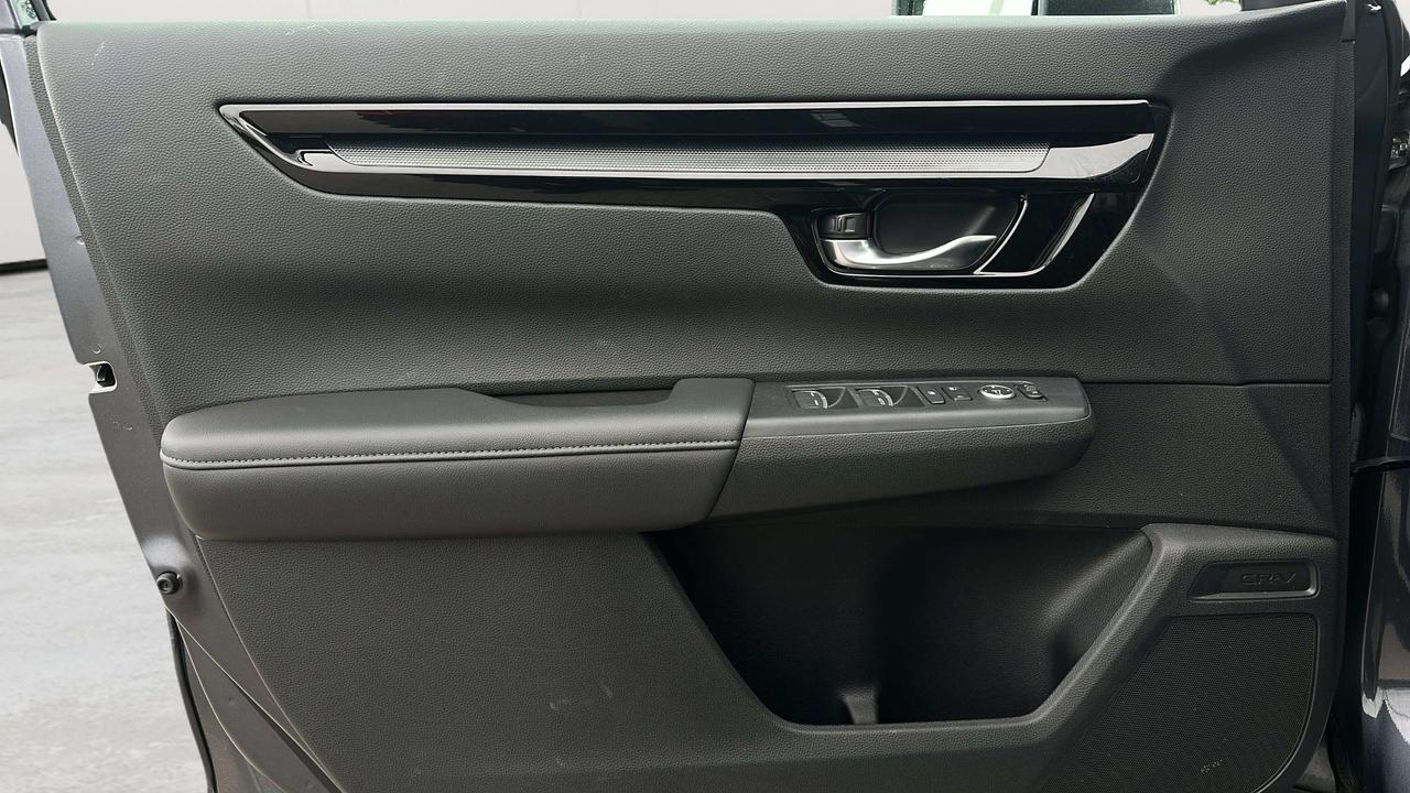 2025 Honda CR-V Sport Photo
