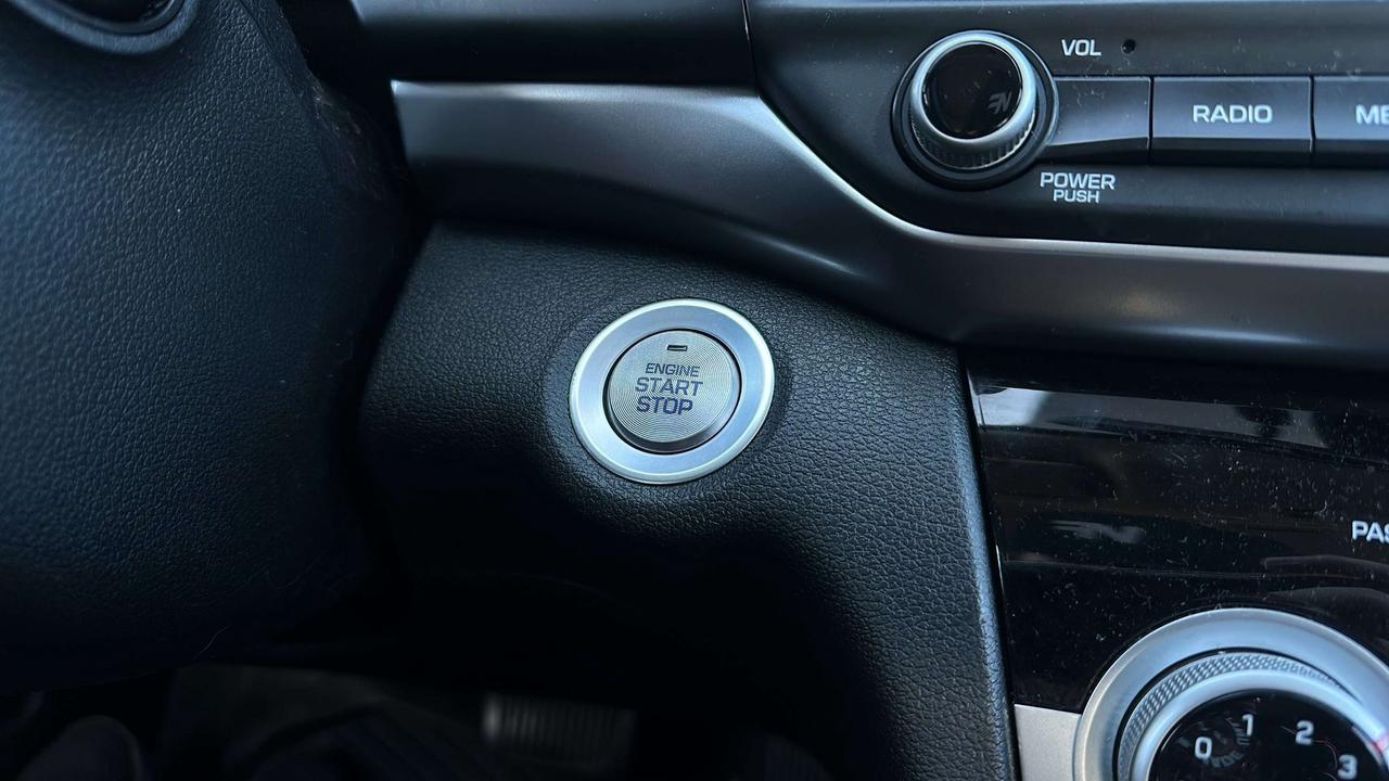 2020 Hyundai Elantra Preferred Photo