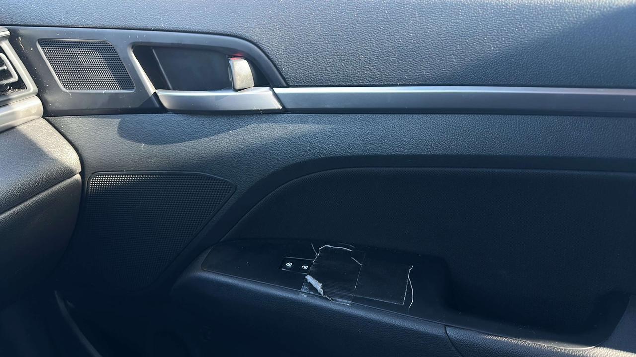 2020 Hyundai Elantra Preferred Photo