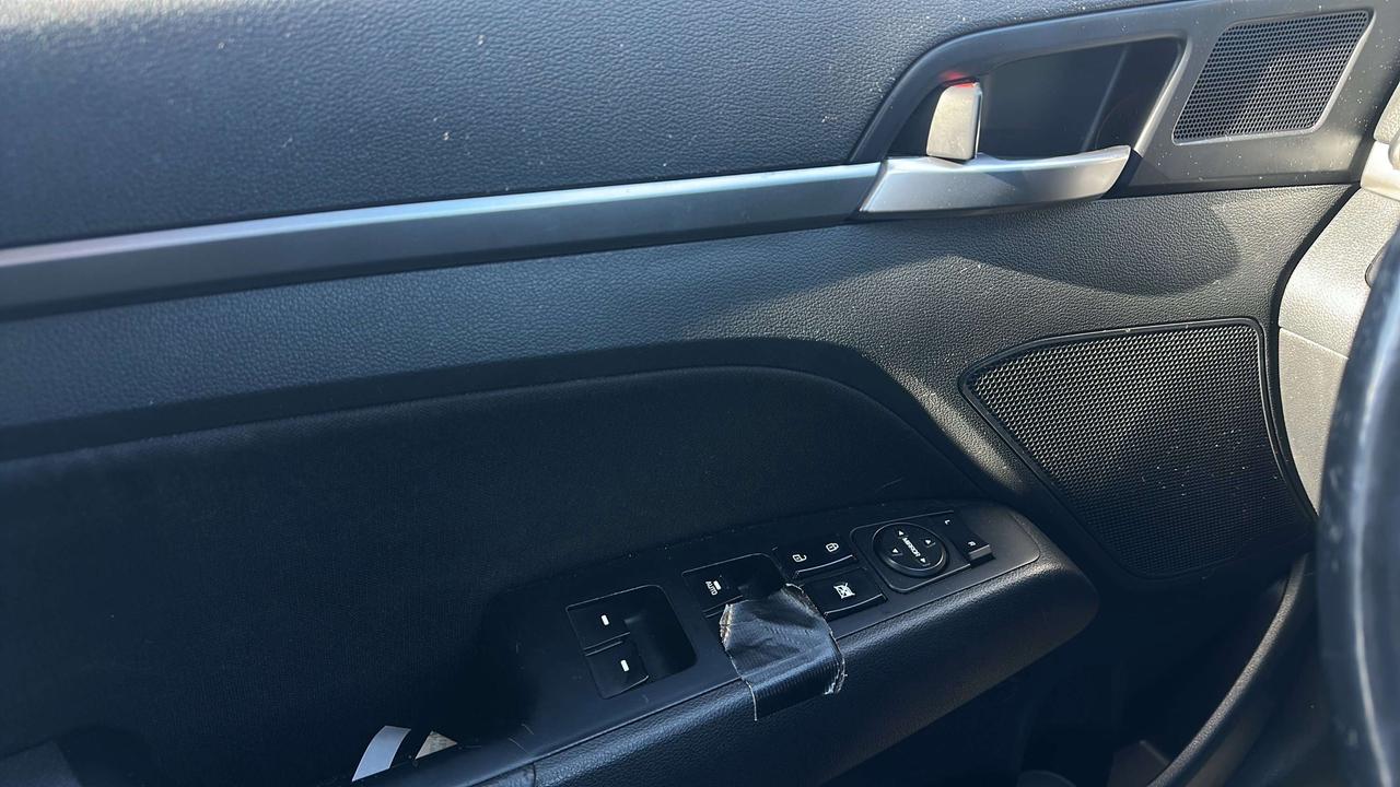 2020 Hyundai Elantra Preferred Photo