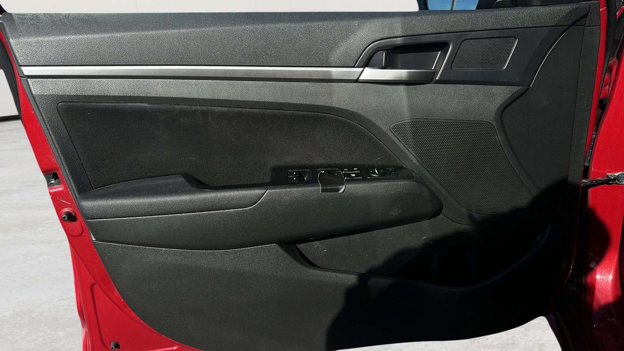 2020 Hyundai Elantra Preferred Photo