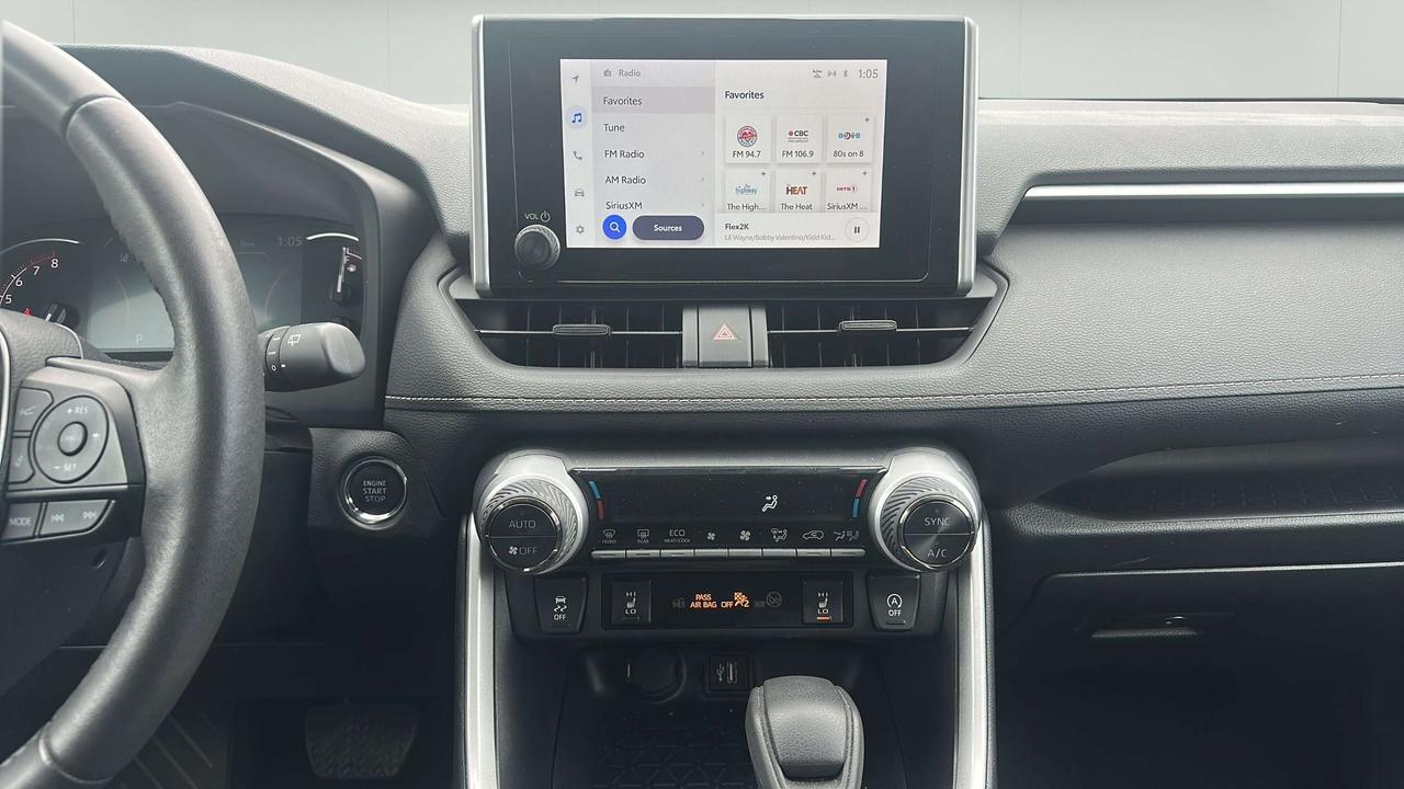 2025 Toyota RAV4 XLE Photo