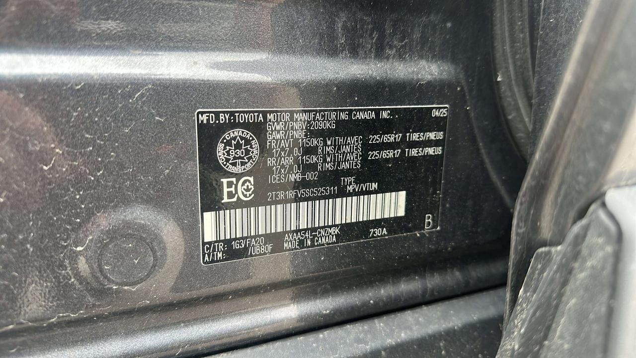 2025 Toyota RAV4 XLE Photo