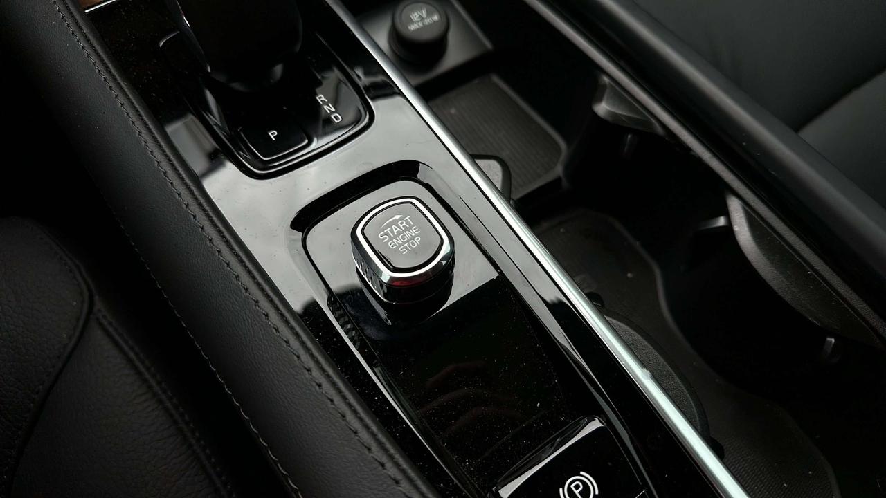 2024 Volvo XC90 B6 Plus Bright Theme Photo
