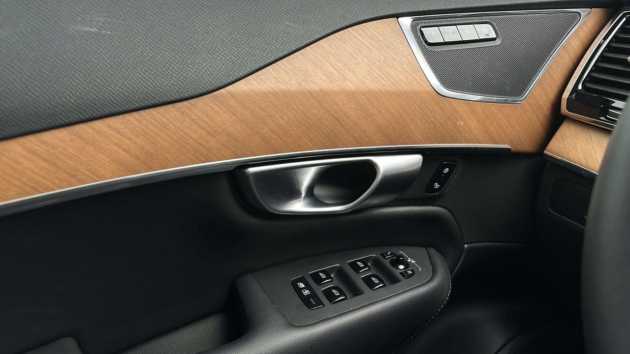 2024 Volvo XC90 B6 Plus Bright Theme Photo