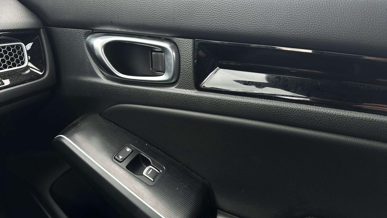 2025 Honda Civic Sport Touring Photo
