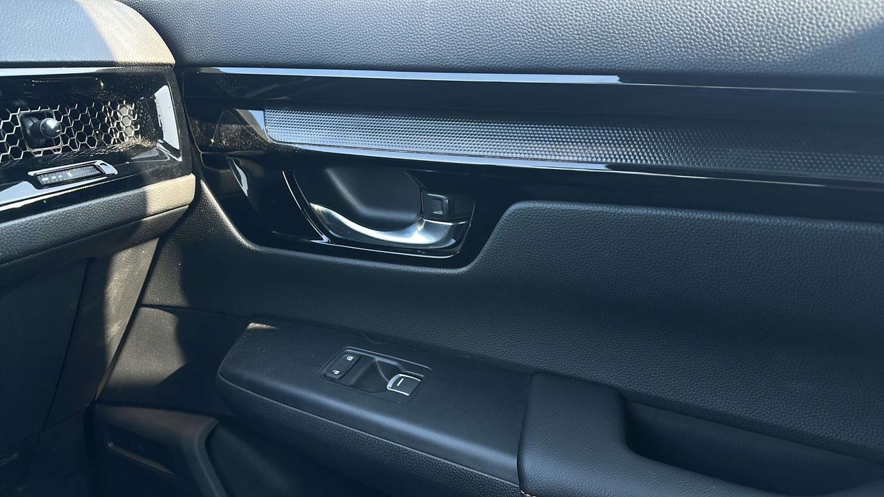 2025 Honda CR-V Touring Photo