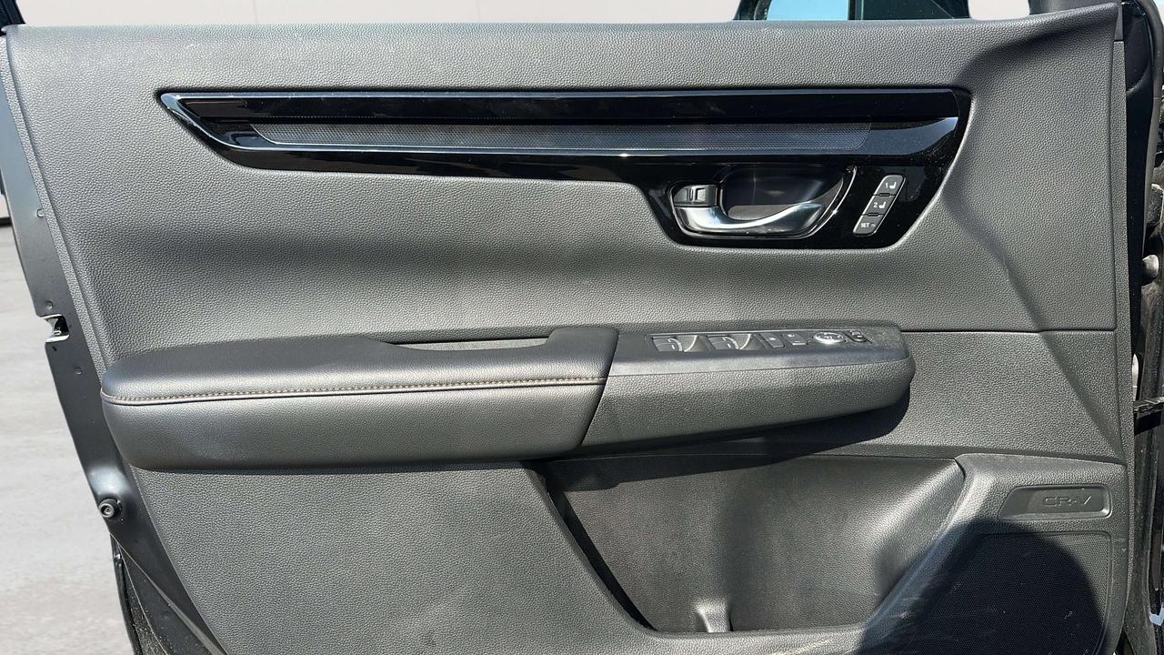 2025 Honda CR-V Touring Photo
