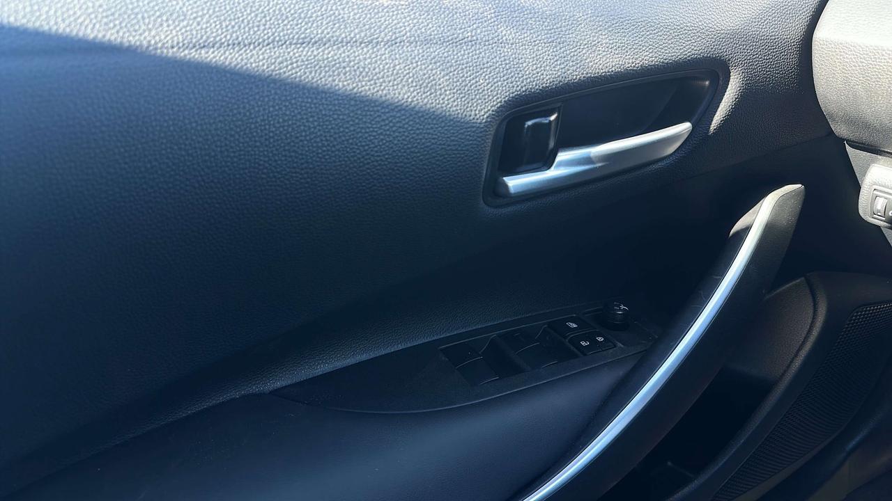 2024 Toyota Corolla SE Photo