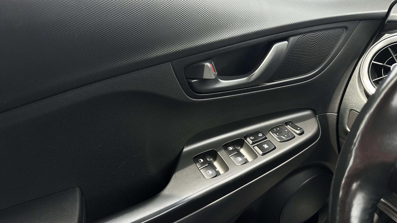 2023 Hyundai KONA 2.0L Preferred Photo