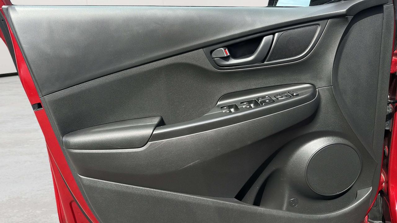 2023 Hyundai KONA 2.0L Preferred Photo